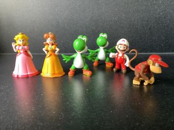 Super Mario figuren tussen de 3 en 6,5 cm hoog 3 euro/stuk beschikbaar voor biedingen