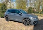 Volkswagen Tiguan 1.5 TSI R-Line 2021 weinig KM! Leder!, 1441 kg, Euro 6, 4 cilinders, Grijs