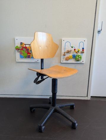 Leidsterstoel Kinderopvang/BSO  beschikbaar voor biedingen