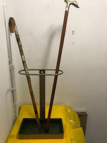 Industriële paraplu standaard met kunststof lekbak. beschikbaar voor biedingen