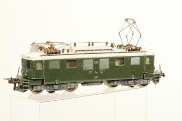 TE 2232 Trix Express elloc Ae 4/4 BLS donkergroen beschikbaar voor biedingen