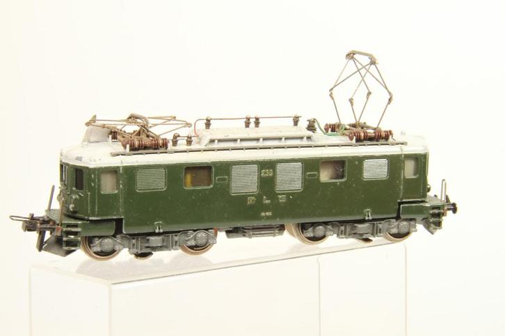 TE 2232 Trix Express elloc Ae 4/4 BLS donkergroen, Hobby en Vrije tijd, Modeltreinen | H0, Gebruikt, Locomotief, Gelijkstroom