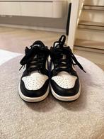 Nike Dunks Low Zwart wit ‼️ZO GOED ALS NIEUW‼️, Kleding | Dames, Schoenen, Ophalen of Verzenden, Zo goed als nieuw, Wit, Sneakers of Gympen