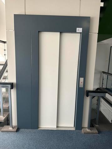 Lift beschikbaar voor biedingen