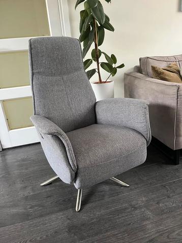 Nette Design Relaxfauteuil Grijs Stof M/L Draaibaar beschikbaar voor biedingen