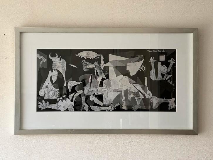 Picasso “Guernica” print in lijst, Huis en Inrichting, Woonaccessoires | Schilderijen, Tekeningen en Foto's, Zo goed als nieuw