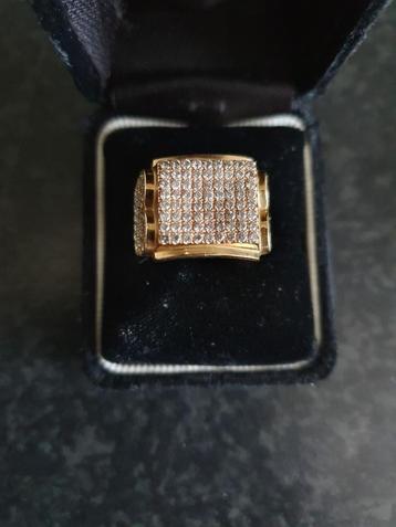 Zeldzame 14 kr gouden ring vol met briljanten, als nieuw