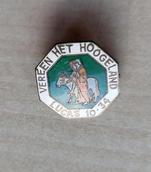 Christendom Bijbel Lucas Vereen Hoogeland broche, Verzamelen, Speldjes, Pins en Buttons, Gebruikt, Speldje of Pin, Overige onderwerpen