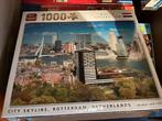 Puzzel 1000 stukjes ONGEOPEND - Skyline Rotterdam, Hobby en Vrije tijd, Denksport en Puzzels, Ophalen of Verzenden, 500 t/m 1500 stukjes