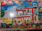 Lego City Ziekenhuis 60330, Ophalen, Zo goed als nieuw, Complete set, Lego