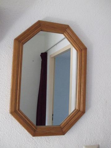 Te koop mooie spiegel.(z.g.a.n.). beschikbaar voor biedingen