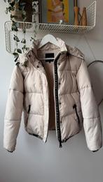 Prachtige beige winterjas van NIKKIE. Zo goed als nieuw., Nikkie, Ophalen of Verzenden, Zo goed als nieuw, Beige