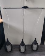 Moderne hanglamp, industrieel, zwart en melkglas, Huis en Inrichting, Lampen | Hanglampen, Ophalen, Gebruikt, Minder dan 50 cm