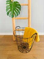 Metalen mand/ opbergmand/ mandje/ decoratie/ accessoires, Huis en Inrichting, Woonaccessoires | Schalen en Manden, Ophalen, Overige materialen