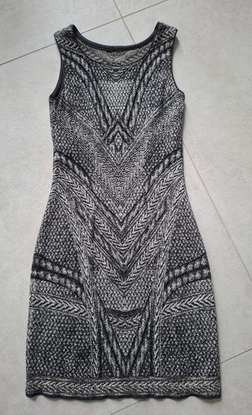 Marc Cain Mouwloze Jurk Grijs - Maat 38 beschikbaar voor biedingen