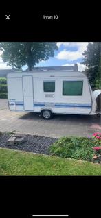 Licht gewicht Adria caravan 2001 met voortent en uitbouw, Caravans en Kamperen, Luifel, Treinzit, Particulier, Adria