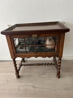 Sierlijke houten theetafeltje met afneembaar dienblad., Huis en Inrichting, Ophalen, Zo goed als nieuw