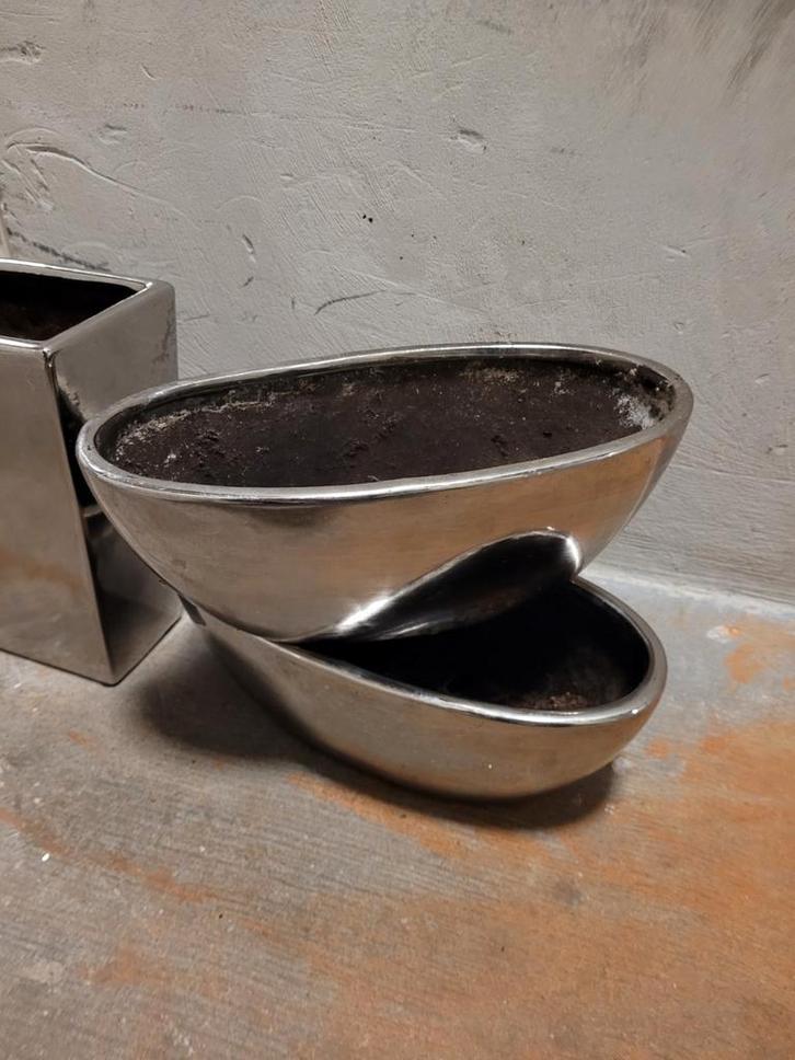 T.k. 3 x zilverkleur bloempotten., Tuin en Terras, Bloempotten, Gebruikt, Metaal, Overige vormen, Ophalen