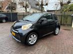Toyota IQ 1.0 VVTi Black Edition Airco NW APK *ZUINIG*, Auto's, Toyota, Gebruikt, 4 stoelen, Origineel Nederlands, Handgeschakeld