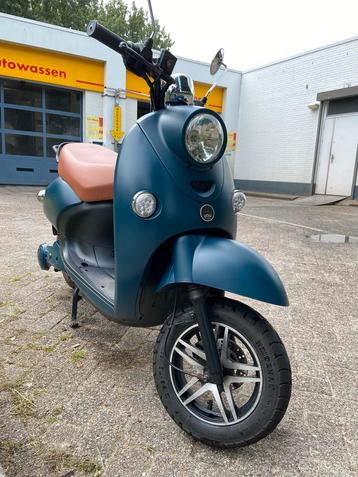 Elektrische scooter Unu (Berlijnse makelaardij) 