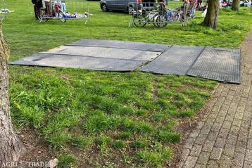 GEBRUIKT | rijplaat 300x100x1,5 cm | Premium kwaliteit beschikbaar voor biedingen
