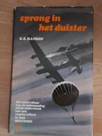 Sprong in het duister, S.E. Hanson, Algemeen, Ophalen, Tweede Wereldoorlog