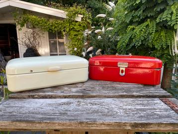 Vintage emaille brrodtrommel beschikbaar voor biedingen