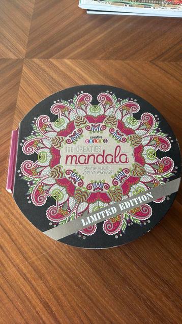 Mandala kleurboek beschikbaar voor biedingen