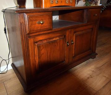 TV Meubel eiken / Oisterwijk beschikbaar voor biedingen