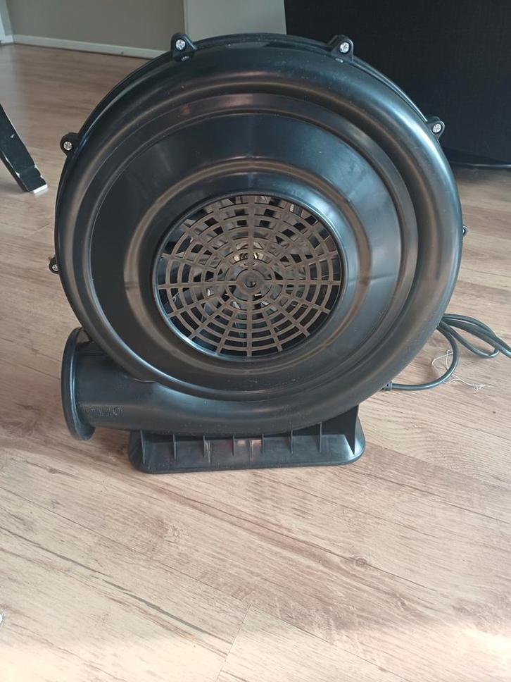 Elektrische ventilator / blower voor springkussen, Tuin en Terras, Bladblazers, Gebruikt, Handgedragen, Elektrisch, Verzenden