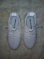 Yeezy Maat 35, Sport en Fitness, Loopsport en Atletiek, Ophalen of Verzenden, Nieuw, Overige merken