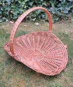 Vintage lectuurmand mand rotan in goede staat, Huis en Inrichting, Woonaccessoires | Schalen en Manden, Ophalen, Zo goed als nieuw