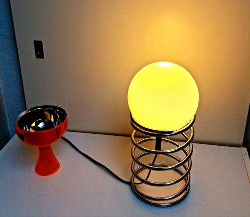 Spiraal bollamp tafellamp stijl Ingo Maurer vintage mooi, Huis en Inrichting, Lampen | Tafellampen, Gebruikt, Minder dan 50 cm