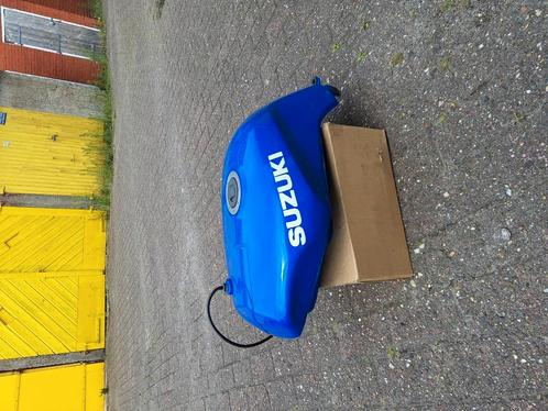 Suzuki gsxr 750 benzine tank, Watersport en Boten, Navigatiemiddelen en Scheepselektronica, Zo goed als nieuw, Radar, Ophalen of Verzenden