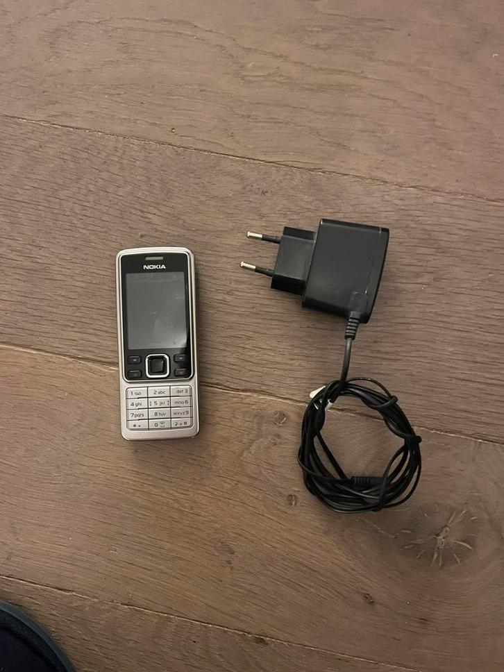 Nokia 6300 GSM /mobiel zilver zwart incl. oa originele lader, Telecommunicatie, Mobiele telefoons | Nokia, Gebruikt, Zonder simlock