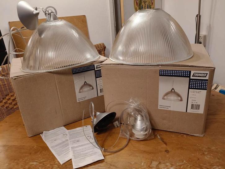 Twee industrielampen verstelbaar ribbelglas, Huis en Inrichting, Lampen | Hanglampen, Zo goed als nieuw, Minder dan 50 cm, Glas