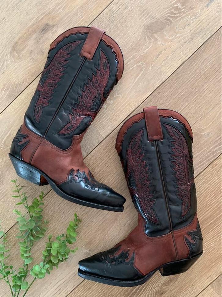 Sendra cowboylaarzen 38 western boots bohemian laarzen, Kleding | Dames, Schoenen, Zo goed als nieuw, Hoge laarzen, Zwart, Ophalen of Verzenden