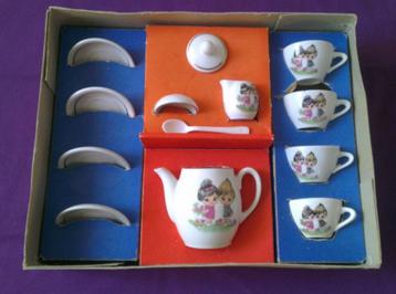 (bespeeld) Kinder serviesje in originele doos beschikbaar voor biedingen