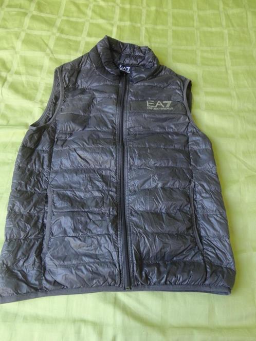Grijze Bodywarmer EA7 Maat M (Armani Bodywarmer), Kinderen en Baby's, Kinderkleding | Overige, Zo goed als nieuw, Jongen, Ophalen