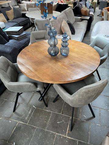 Schitterende ronde houten eettafel + 4 armstoelen! COMPLEET beschikbaar voor biedingen