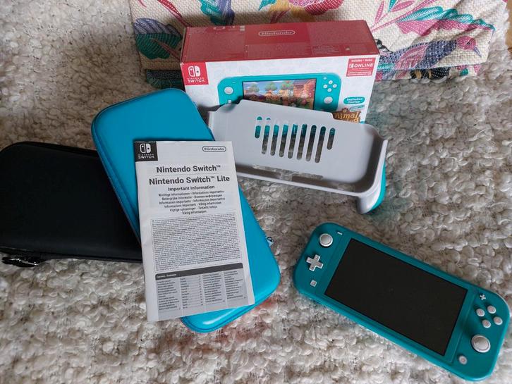 Turquoise Nintendo Switch Lite, Spelcomputers en Games, Spelcomputers | Nintendo Switch Lite, Gebruikt, Turquoise, Met beschermhoes of tas