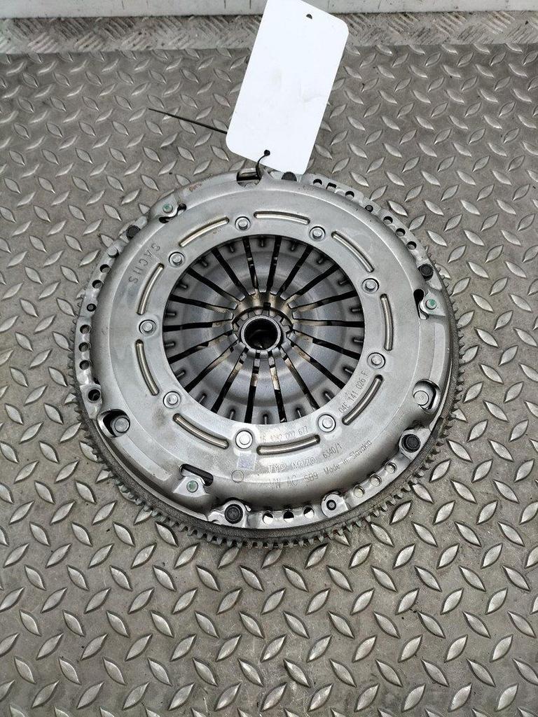 VOLKSWAGEN GOLF VLIEGWIEL / KOPPELING 2020, Auto-onderdelen, Ophalen of Verzenden, Gebruikt, Stiba lid