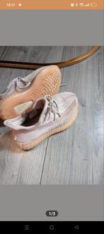 Adidas Yeezy  boost licht roos maat 31, Ophalen of Verzenden, Zo goed als nieuw