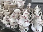 Royal Albert LAVENDER ROSE veel servies 🤍🩷🤍🩷, Ophalen, Zo goed als nieuw, Bord of Schaal
