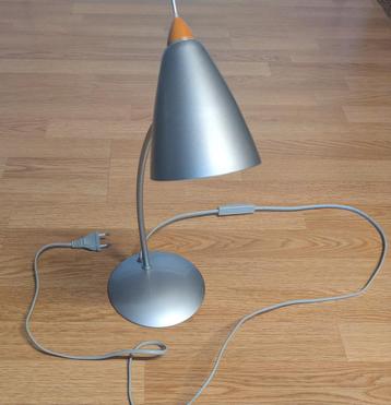 bureaulamp beschikbaar voor biedingen