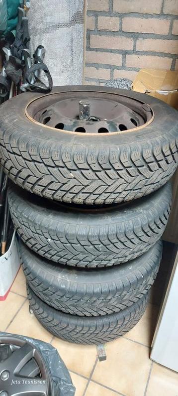 Winterbanden met velgen 175 / 65 beschikbaar voor biedingen