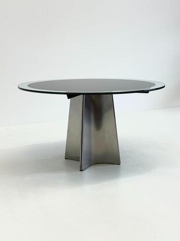 UFO eettafel van Luigi Saccardo voor Arrmet beschikbaar voor biedingen