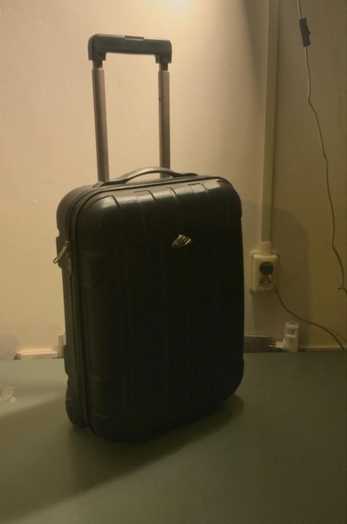 Trolley handbagage - nette staat!, Sieraden, Tassen en Uiterlijk, Koffers, Gebruikt, Overige materialen, Minder dan 50 cm, Minder dan 35 cm