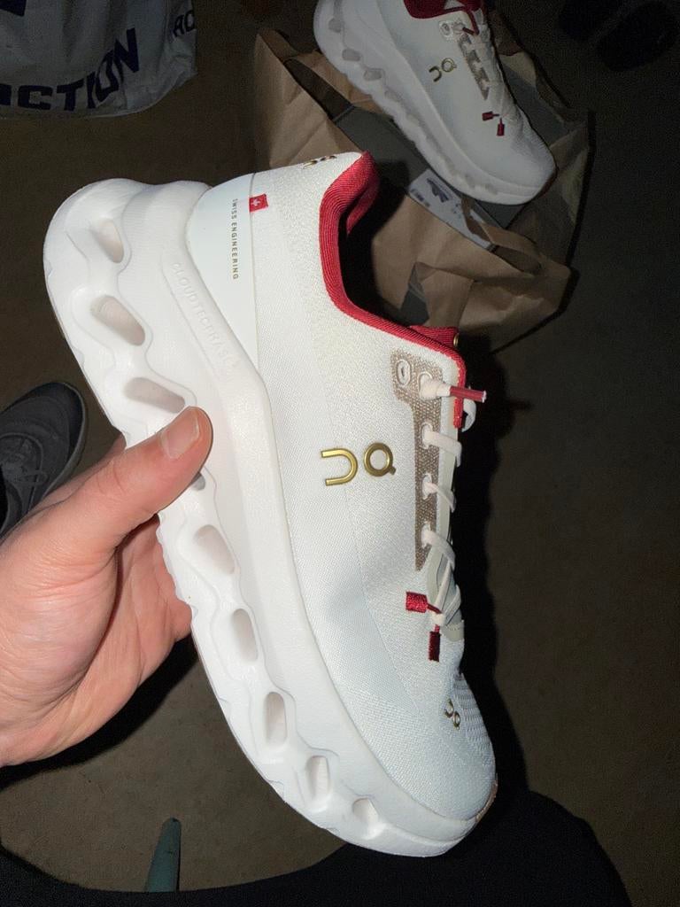 Burgundy Rode On Cloud Schoenen, Ophalen of Verzenden, Nieuw