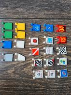 23x Lego vlaggen. stickers kunnen er af voor blanco vlaggen., Ophalen of Verzenden, Lego, Zo goed als nieuw